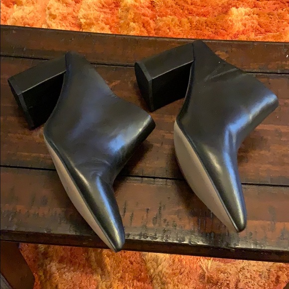 Black Step In Shoes - Picture 4 of 9